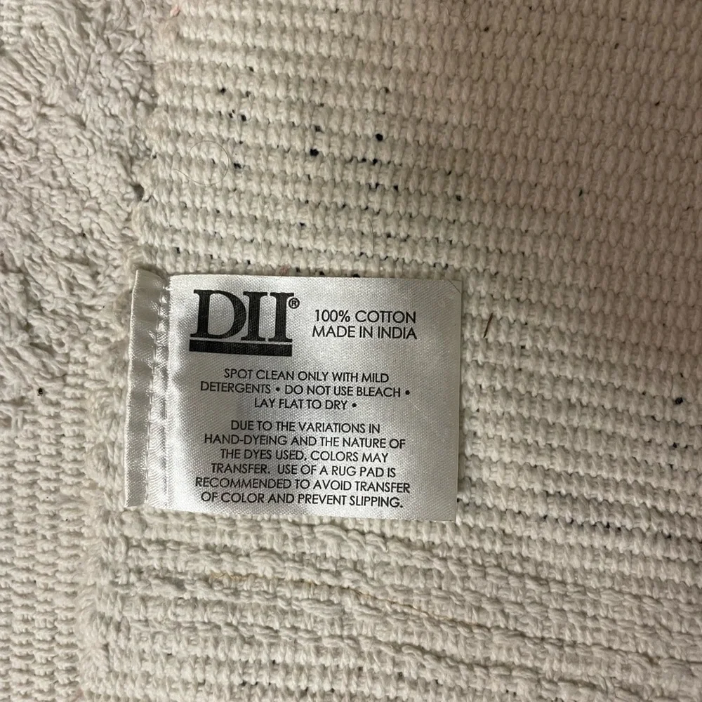 4x6 Rug - Picture 7 of 7